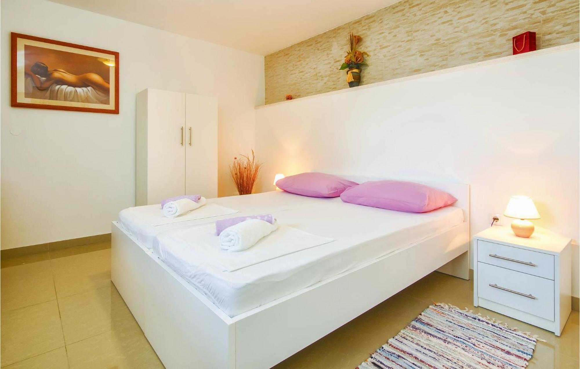 Nice Apartment In Mali Rat With Wifi Sumpetar Exterior foto